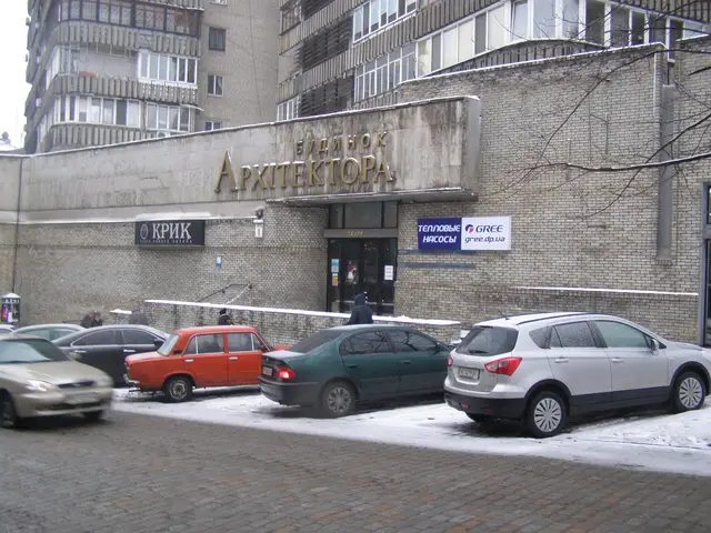 Вхід до театру одного актора «Крик» у Будинку архітектора взимку 2018 року