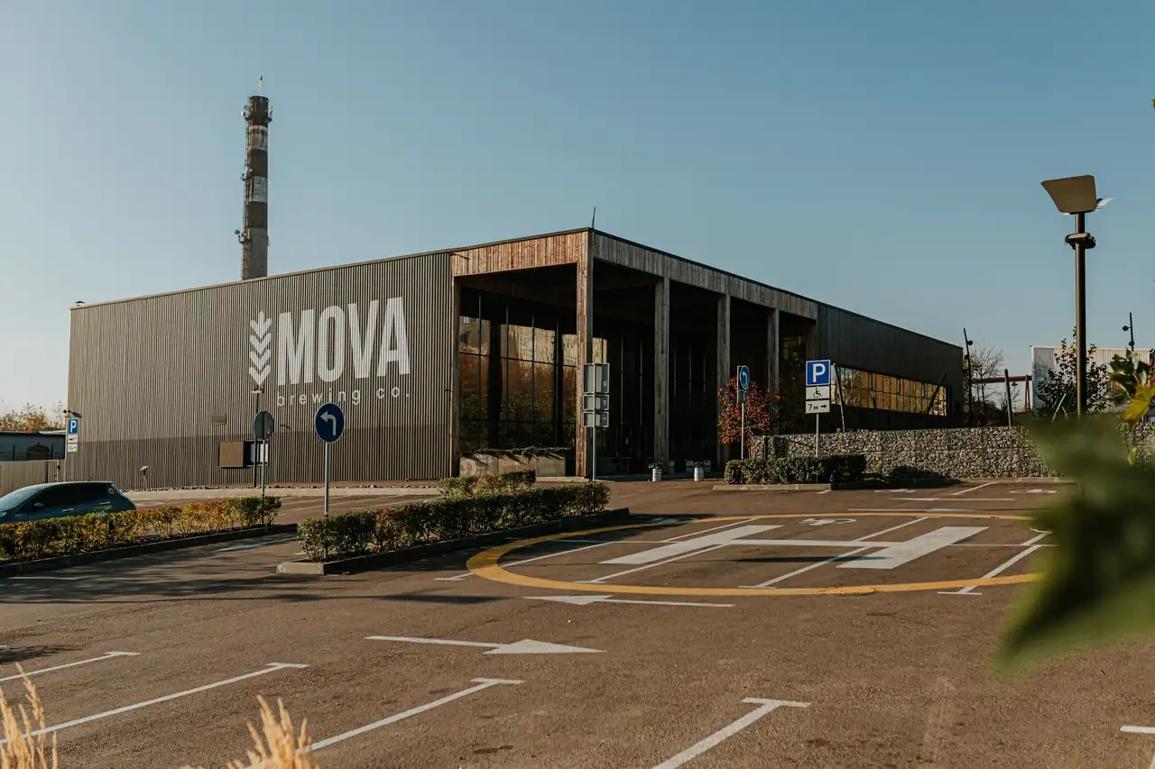 Будівля пивоварні MOVA та музейного простору на проспекті Праці у Дніпрі