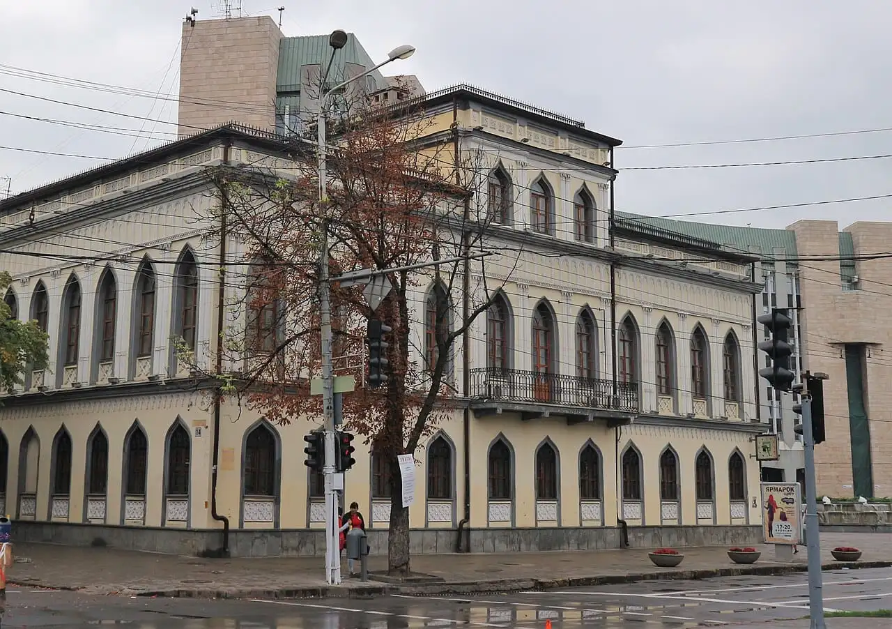 Історичний будинок губернатора, у якому працює Музей історії Дніпра